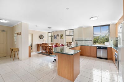 /international/au/2002-3-lake-terrace-west-mount-gambier-sa-148717052/