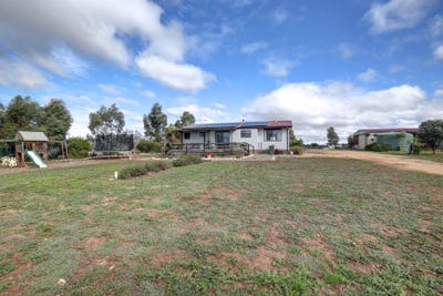 /international/au/1901-jervois-road-woods-point-sa-151354552/