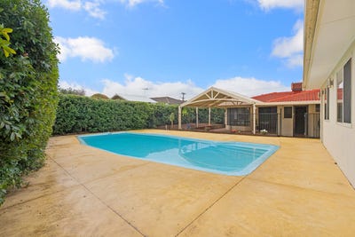 /international/au/87-penzance-street-bassendean-wa-151218316/