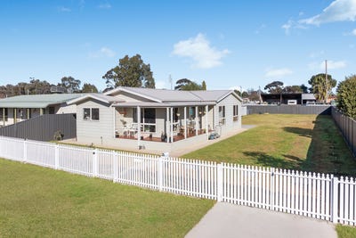 /international/au/174-camp-street-temora-nsw-148556316/