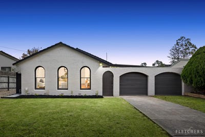 /international/au/55-country-club-drive-chirnside-park-vic-151319912/