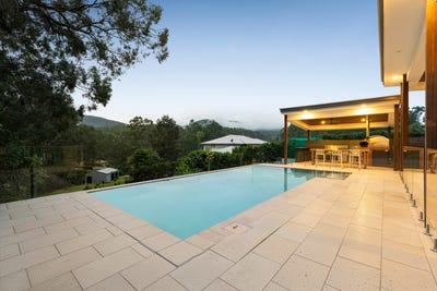 /international/au/7-jack-holt-place-mount-crosby-qld-151484616/