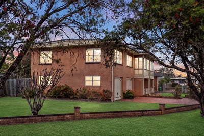 /international/au/4-charlmay-street-prince-henry-heights-qld-152553196/
