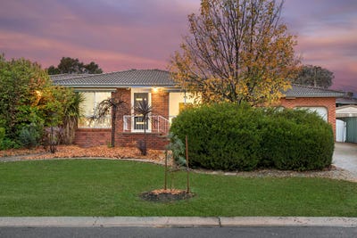 /international/au/32-fiveash-street-chisholm-act-151338192/