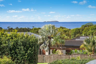 /international/au/21-split-solitary-road-sapphire-beach-nsw-151274208/