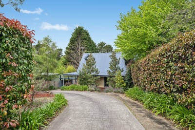 /international/au/224-blaxland-road-wentworth-falls-nsw-152559292/