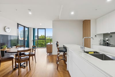 /international/au/320-45-ainslie-avenue-braddon-act-150650072/
