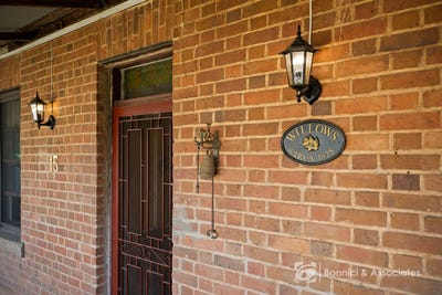 /international/au/15-hammond-street-yackandandah-vic-152514324/