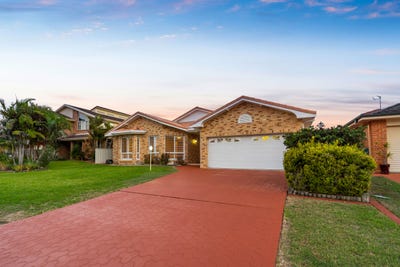 /international/au/8-mirage-drive-tuncurry-nsw-150560392/