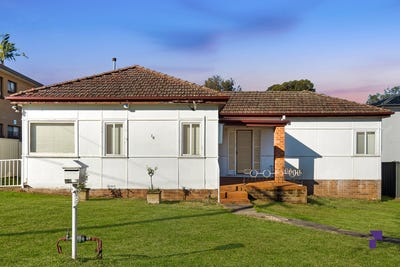 /international/au/16-clarence-street-condell-park-nsw-148406856/