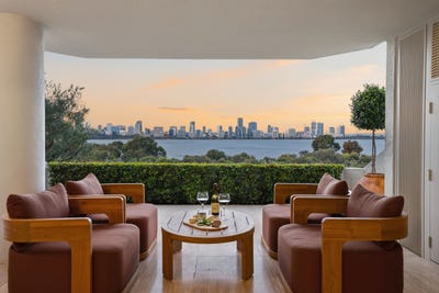 /international/au/1a-158-mill-point-road-south-perth-wa-151347752/