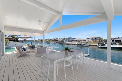 /international/au/9-nirvana-court-runaway-bay-qld-150803208/