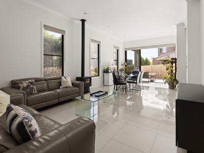 /international/au/2a-tallaganda-street-north-kellyville-nsw-151050252/