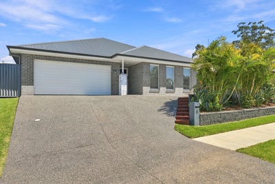 /international/au/8-mackellar-way-thrumster-nsw-152630940/