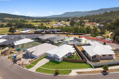 /international/au/22-karrakas-way-benobble-qld-152440684/