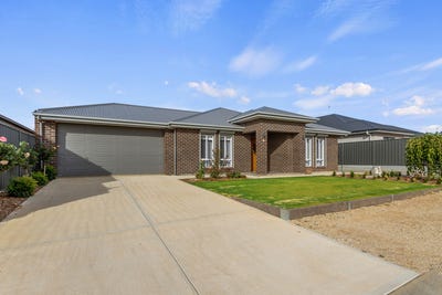 /international/au/17-cook-avenue-blyth-sa-151001828/
