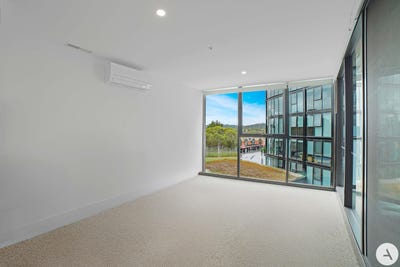 /international/au/213-220-melrose-drive-phillip-act-150596272/