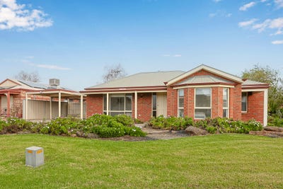 /international/au/23-macquarie-court-mildura-vic-151530700/