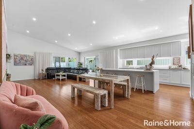 /international/au/11-brookwater-crescent-mollymook-beach-nsw-150935248/