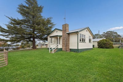/international/au/2-orana-avenue-cooma-nsw-151372096/