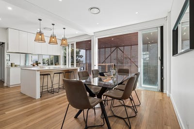 /international/au/6-carinya-place-carss-park-nsw-150970760/