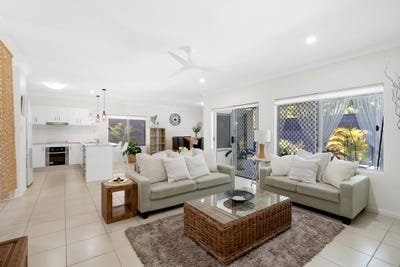 /international/au/5-lillydale-way-trinity-beach-qld-152585800/