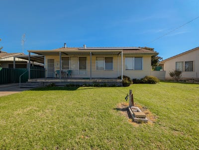 /international/au/18-william-street-kerang-vic-151224200/