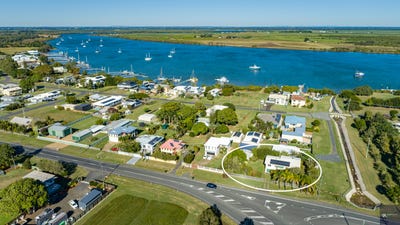 /international/au/2-powers-street-burnett-heads-qld-151291952/