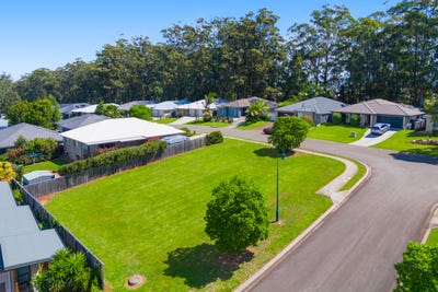 /international/au/213-the-ruins-way-port-macquarie-nsw-204675856/