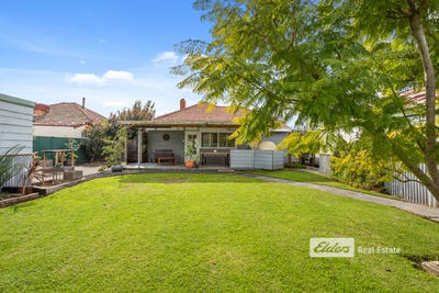 /international/au/15-roy-street-harvey-wa-148710472/