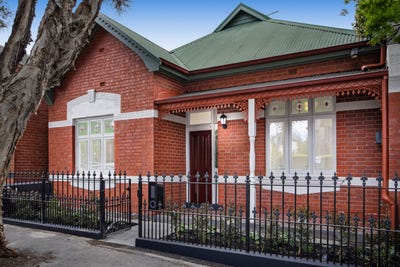 /international/au/90-fenwick-street-carlton-north-vic-152683200/
