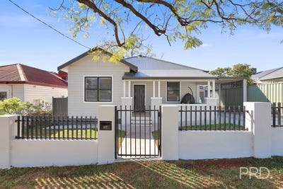 /international/au/37-mathews-street-tamworth-nsw-152623296/