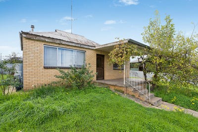 /international/au/49-roslyn-street-narrandera-nsw-151455096/