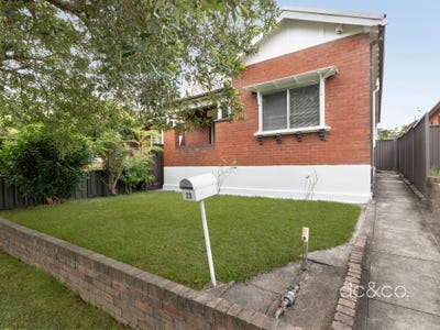 /international/au/23-queen-street-north-strathfield-nsw-150817464/