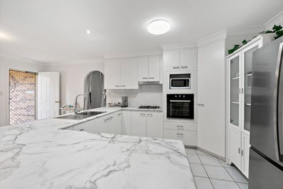 /international/au/46-egret-lane-moore-park-beach-qld-152527888/