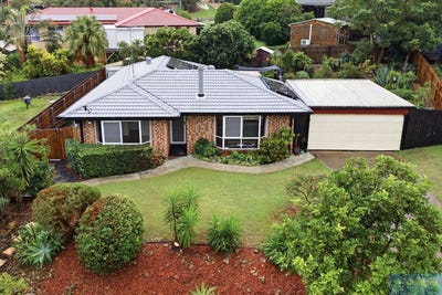 /international/au/9-clayton-drive-edens-landing-qld-151239024/