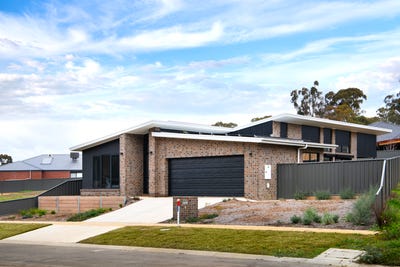 /international/au/6-pardalote-place-castlemaine-vic-151939368/