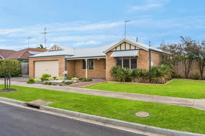 /international/au/12-newbank-court-leopold-vic-152681604/