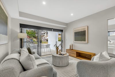 /international/au/2-27-york-street-indooroopilly-qld-148640184/