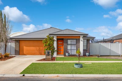 /international/au/97-matthew-flinders-drive-mildura-vic-152375292/