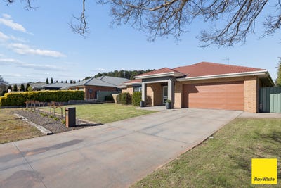 /international/au/53-mccusker-drive-bungendore-nsw-152412308/