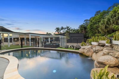 /international/au/27-candlewood-close-mooloolaba-qld-151122064/