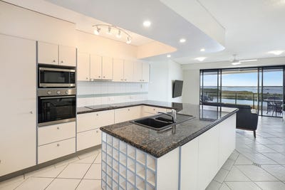 /international/au/901-17-leeding-tce-caloundra-qld-150735004/