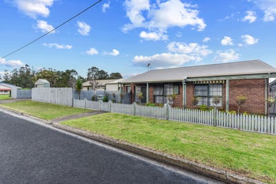 /international/au/21-rendelsham-road-millicent-sa-151555856/