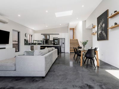 /international/au/10-shellharbour-road-primbee-nsw-152467552/