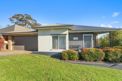 /international/au/128-jackson-drive-drouin-vic-151497292/