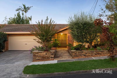 /international/au/2-jocelyn-court-doncaster-east-vic-151227916/