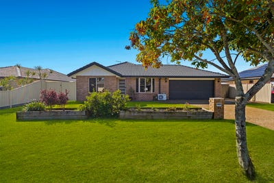 /international/au/33-blueash-crescent-oxenford-qld-152363172/