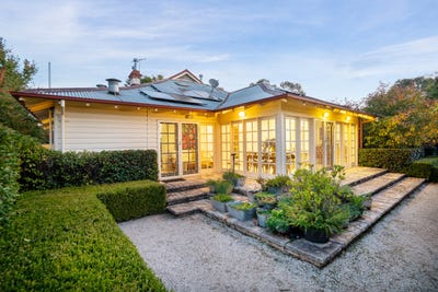 /international/au/39-hawkins-st-howlong-nsw-148604060/