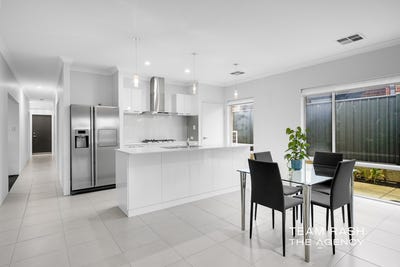 /international/au/6-nivea-street-banksia-grove-wa-151484332/